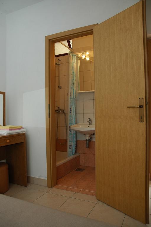 Apartments Jurina 2 克尔克 客房 照片